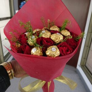 2TM-Bouquet de 12 roses + ferrero rocher (rouge-blanche-saumon-rose- jaune)